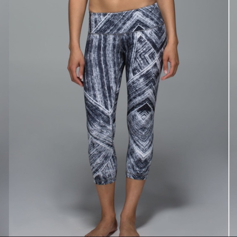 Lululemon Wunder Under Crop - Midrise